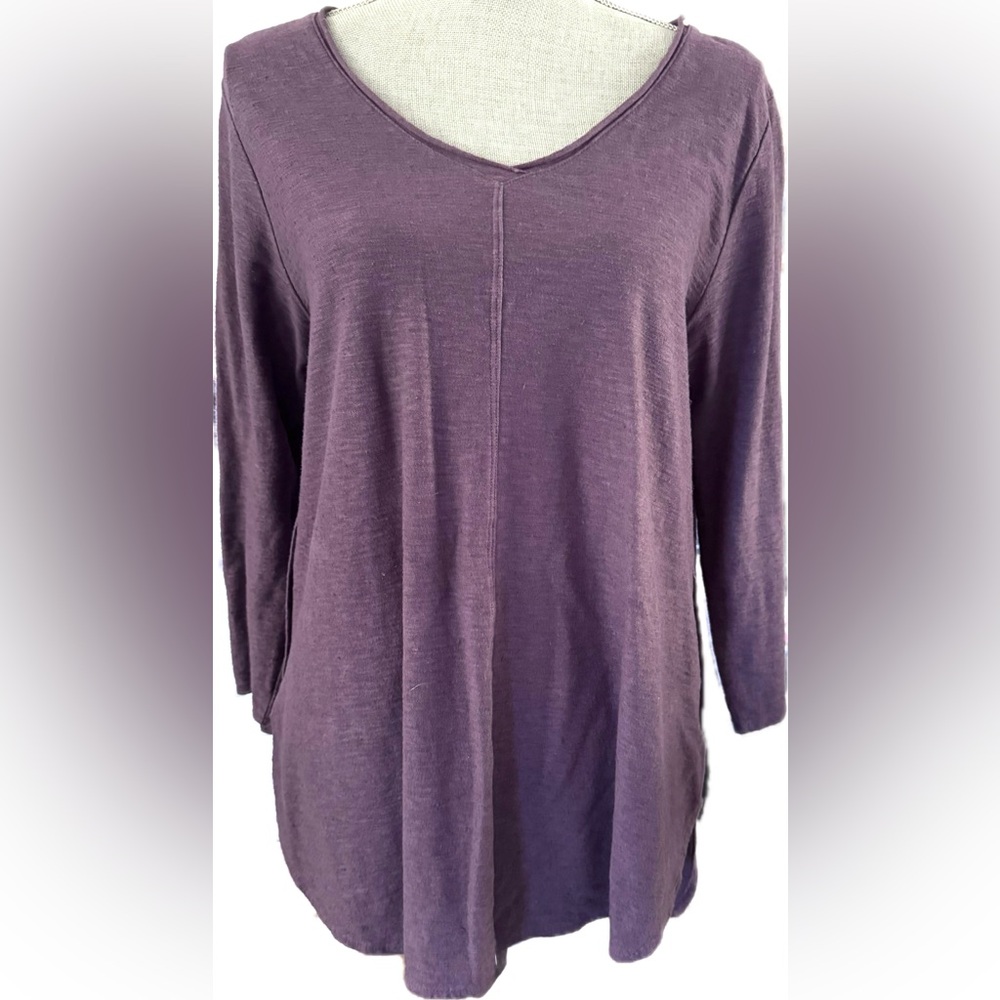 CUTLOOSE Women's Plum Purple V-Neck Top 3/4-long sleeve light, casual like new M